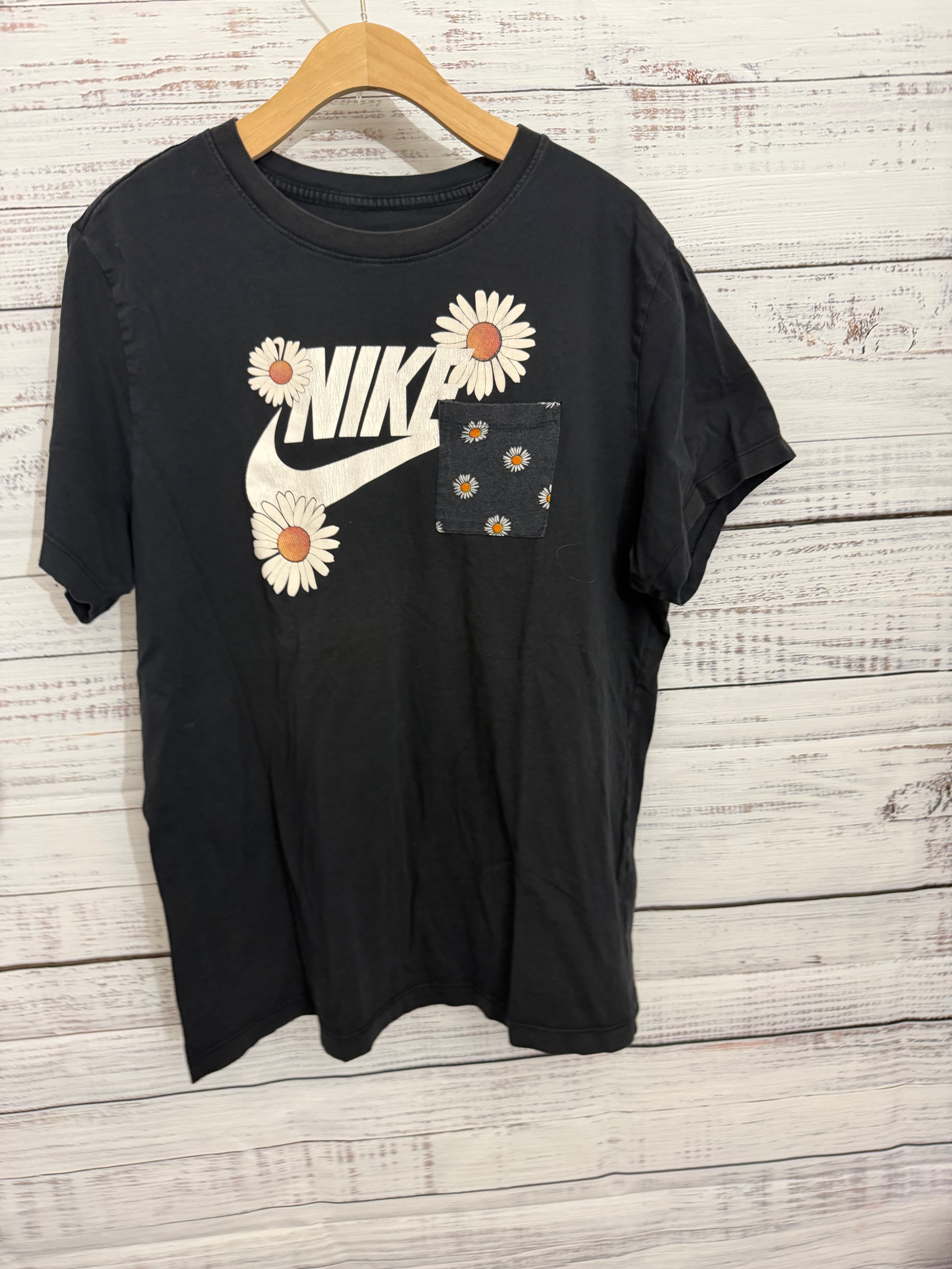 Nike tee