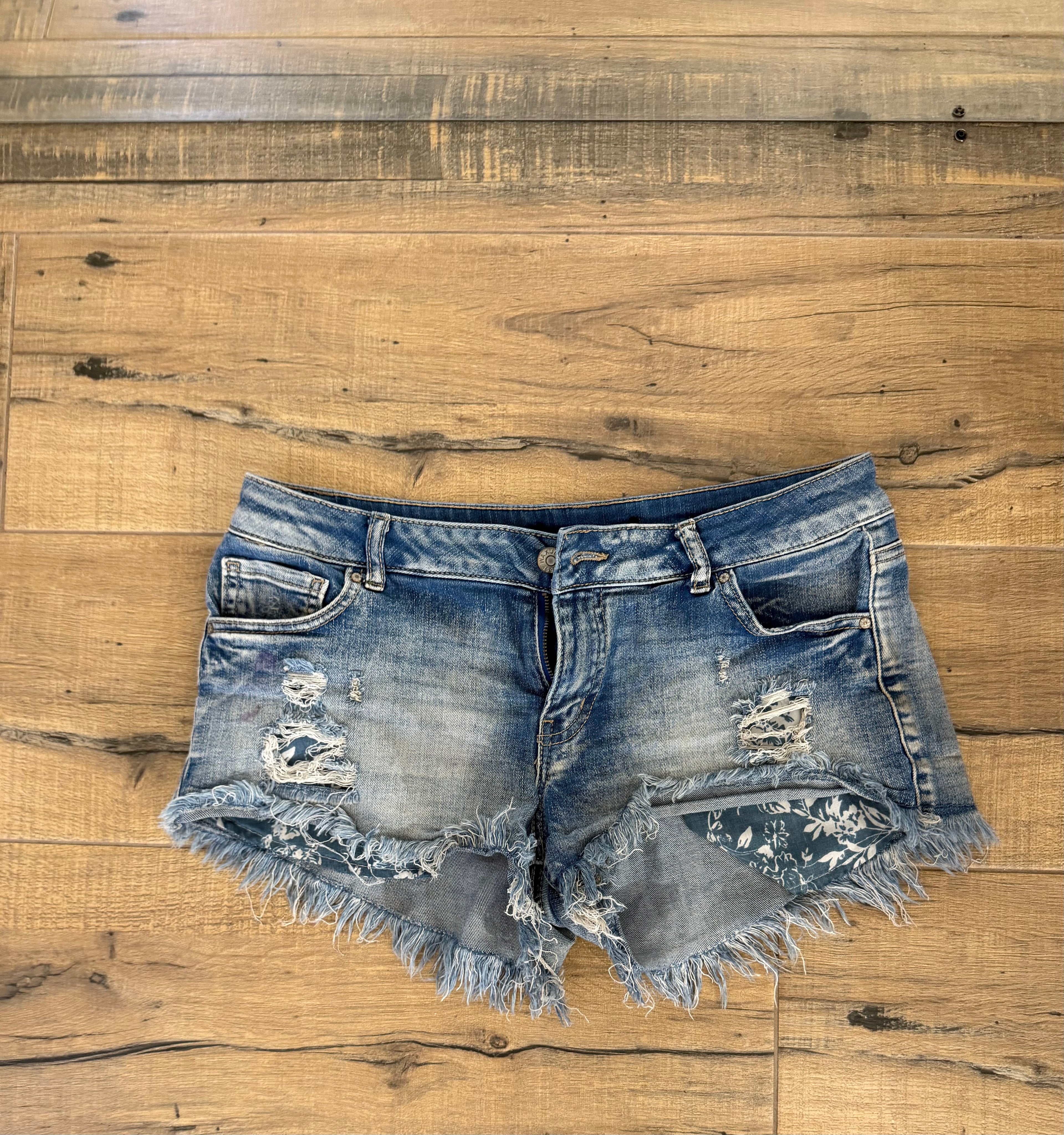 Cut off Jean shorts