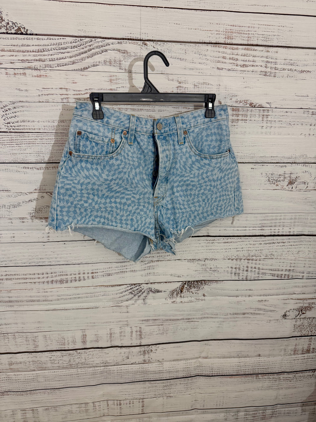 Levi’s checkered shorts