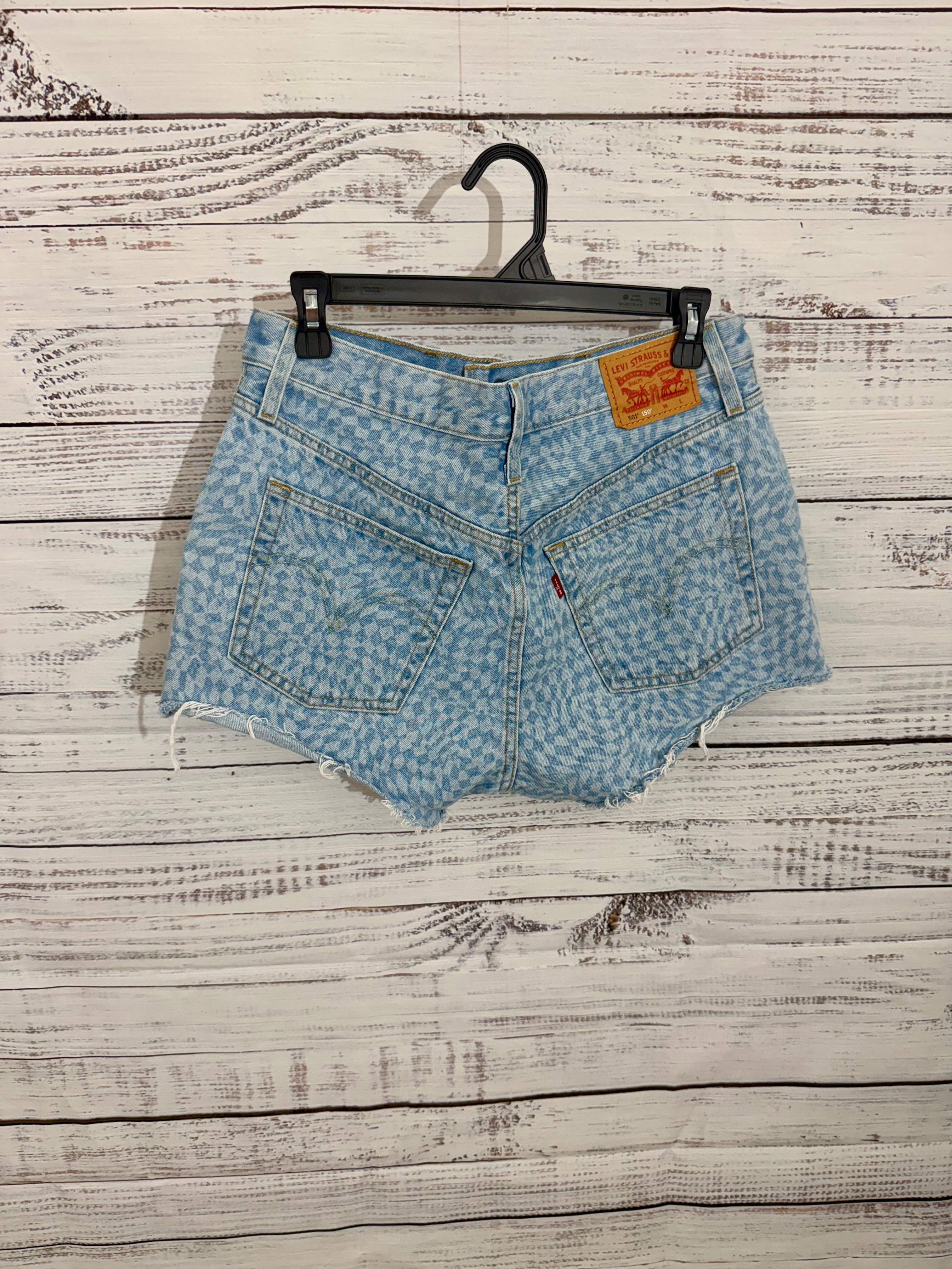 Levi’s checkered shorts